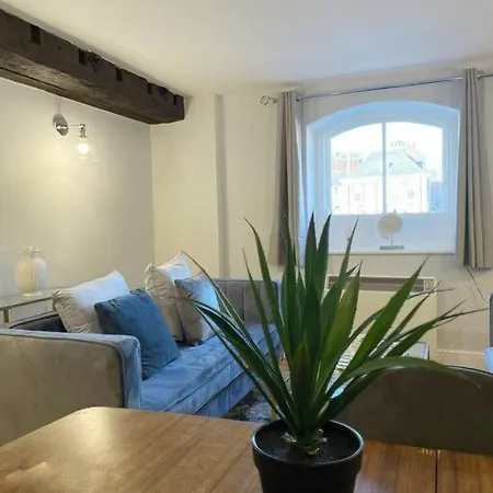 Apartment Riverside -
