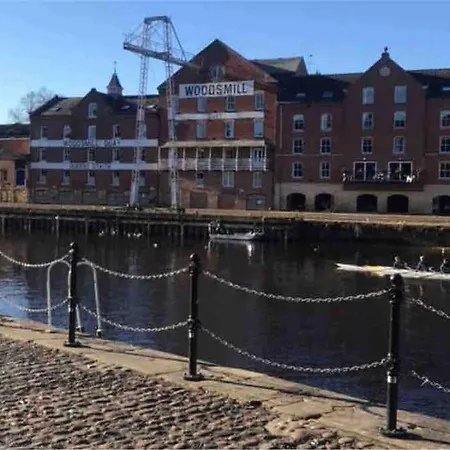 Apartment Riverside - York
